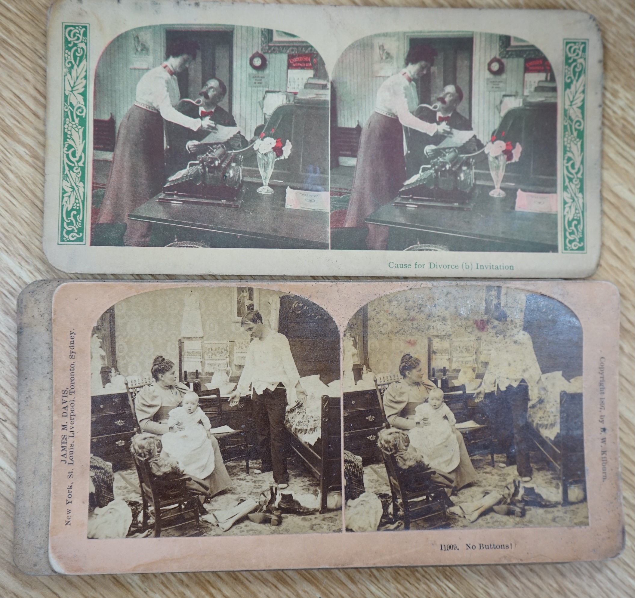 An R.K. White Co. stereoscopic viewer and a collection of slides, viewer 33cm long. Condition - cards have been damp at some point